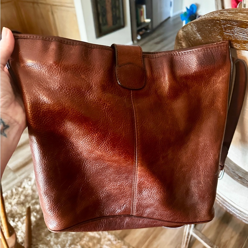 Vintage Leather Crossbody Bag - Picture 7 of 16